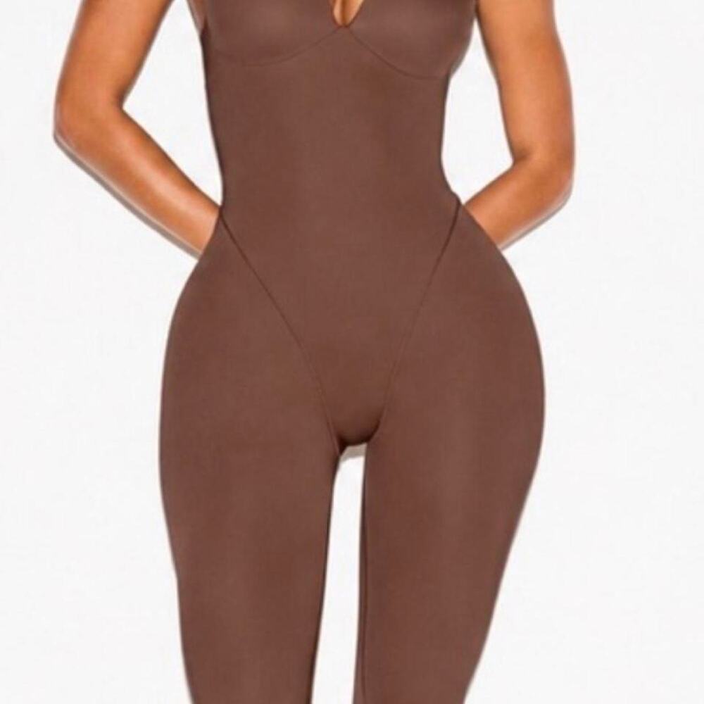 SKIMS ULTIMATE BODY BUTT AND HIP ENHANCING PLUNGE 4x NWT